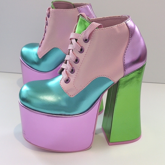 Carnival Dreams Platforms - Picture 4 of 12